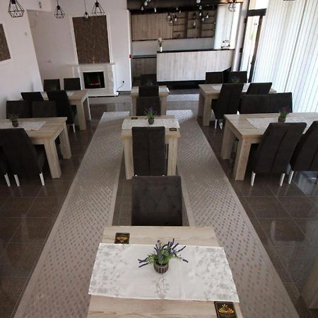 Aparthotel "Queen Zina" Vlasic Exterior photo