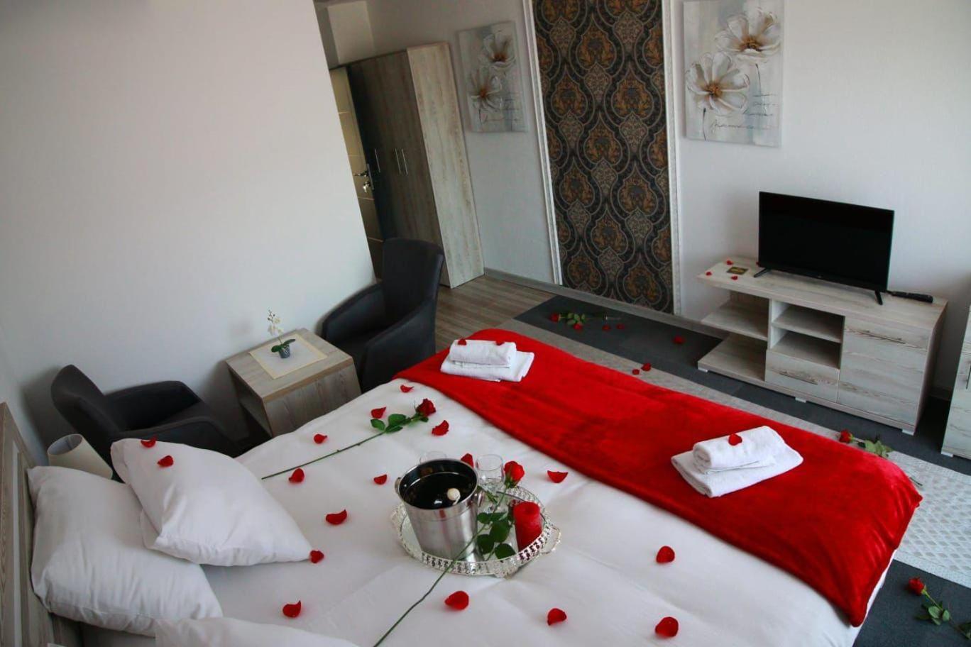 Aparthotel "Queen Zina" Vlasic Exterior photo